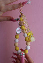 Load image into Gallery viewer, Card Grabber Key Chain