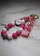 Load image into Gallery viewer, Card Grabber Key Chain