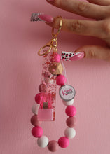 Load image into Gallery viewer, Card Grabber Key Chain